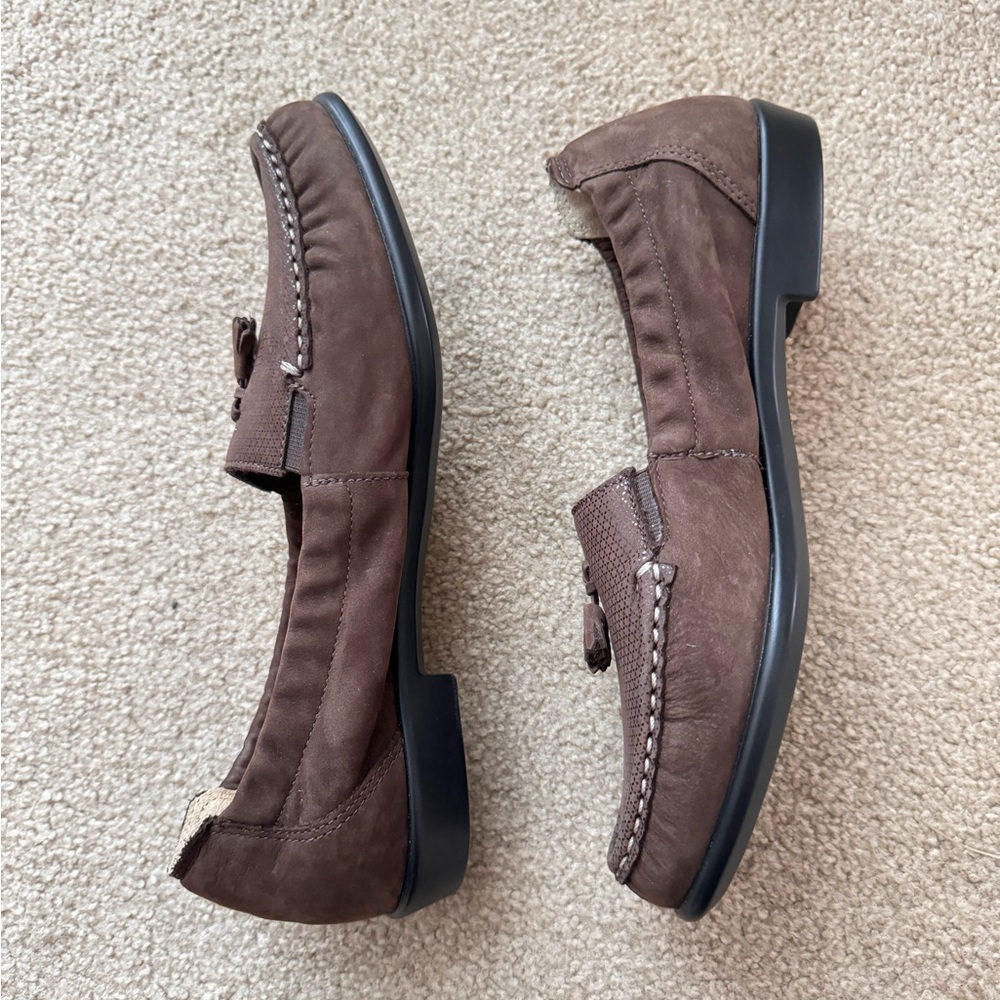 VAS slip on loafers with tassles